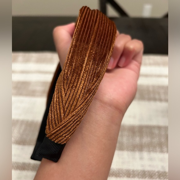 SOLD- 4 Knot Headbands - Picture 14 of 15